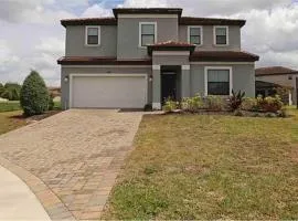 SPACIOUS 6bdrm Villa near ALL the attractions!!