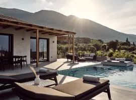 Yliessa - Luxury pool villa surrounded by nature