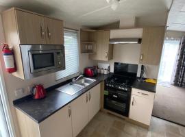 Three Lochs Holiday Caravan for Families and Couples, ξενοδοχείο σε Newton Stewart