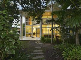 Tropical Palms, hotel a Port Douglas