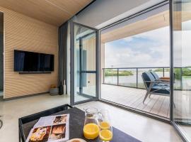 SELLING SUNSET, 2BD SEA VIEW Apt, By Cohost, ξενοδοχείο σε Sventoji