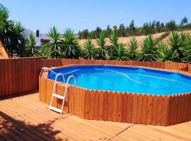 3 bedrooms house with private pool furnished terrace and wifi at Santa Luzia, hotel cu piscine din Santa Luzia