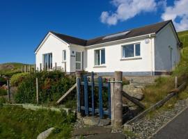 Loch Cottage, holiday home in Stornoway