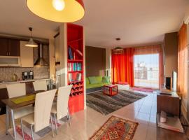 Cosy Loft With Beautiful Urban City View, beach rental in Volos