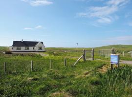 Machair Cottage, holiday home in Port nan Long