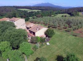 Casa rural de alquiler exclusivo en Girona: Navata'da bir kır evi