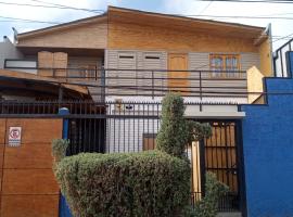 Departamento amplio y cómodo, hotelli, jossa on pysäköintimahdollisuus kohteessa Iquique