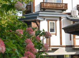 Le Bocage - Hakuba Echoland Chalets, шалет в Хакуба