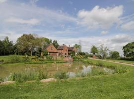 Rowlands House, cottage in Coalville