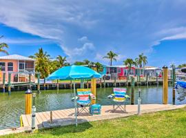 Boat Owners Paradise Jensen Beach Home with Dock! โรงแรมในเจนเซนบีช
