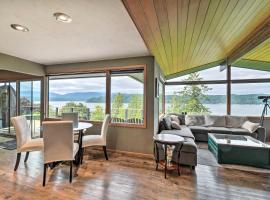 Bright and Airy Home with Sweeping View and Hot Tub, feriebolig i Union