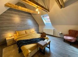 ☆ Rustic Comfort House ☆, cottage in Miercurea-Ciuc