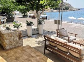 Relax Seaside House, villa i Haraki