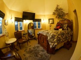 FLEUR DE LAC EUROPERAN INn, pet-friendly hotel in Lake Arrowhead