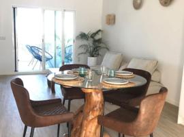 MORAIRA, PRECIOSO ADOSADO al LADO DEL MAR