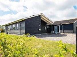 Three-Bedroom Holiday home in Oksbøl 27, hotel in Ansager