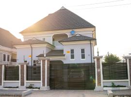 Prince's - Villa - Minimum of 3 nights booking, khách sạn ở Akure