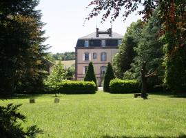 Le Clos des Noyers, B&B v mestu Combronde