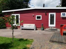 Huisje VOS, cabin in Schoonloo