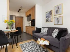 Warsaw Praga Kokoryczki Apartments with Parking by Noclegi Renters