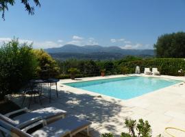 Les collines de St Paul, bed & breakfast σε Saint-Paul-de-Vence