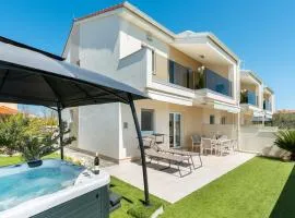 Crowonder Beachfront Reiterer Villa V1 with Jacuzzi 30 meters from the Beach