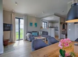 Reetland am Meer - Premium Reetdachvilla mit 3 Schlafzimmern, Sauna und Kamin F28