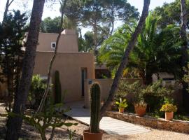 Casa Muro Luxury Villa: Cala Saona'da bir lüks otel