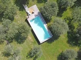 Sweet Gran Paradiso, amazing property shared pool and garden, ac