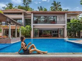 Saffronstays Casa Del Palms, Alibaug - luxury pool villa with chic interiors, alfresco dining and island bar