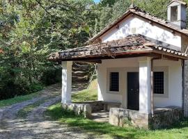 Beautiful 2-Bed House in Longoio Bagni Di Lucca、Longoioのコテージ