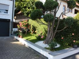 Ferienwohnung im Grünen, hotel v destinaci Gößweinstein