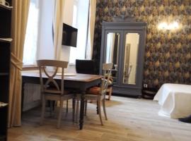 LE GEORGE SAND Elégant studio coeur historique, holiday rental in Bourges