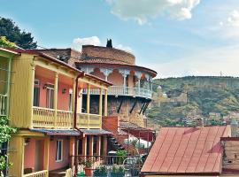 Apartment Paysage, hotel near Metekhi Church, Tbilisi City