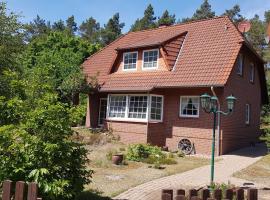 Ferienhaus am Waldrand Stedden, casa vacacional en Stedden