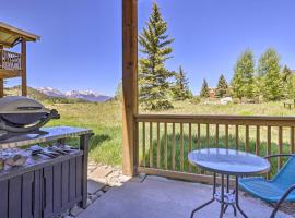 Condo with Scenic Patio Less Than 1 Mi to Dillon Reservoir, spahotell i Keystone