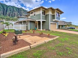 Modern Waianae Home with Mountain and Valley View, hotel v mestu Waianae