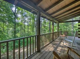 Lush Marble Cabin Rental with Deck, Fire Pit and Grill, hotel with parking in Marble