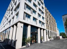 Staycity Aparthotels Paris La Defense, hotel near La Defense Business Area, Courbevoie
