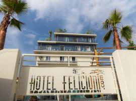 Hotel Felicioni, hótel í Pineto