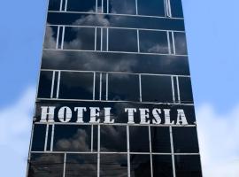 Hotel Tesla – hotel w dzielnicy Engativa w mieście Bogota