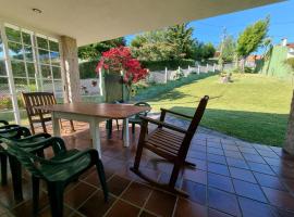 Chalet Limens Capricho, hotel in Cangas de Morrazo