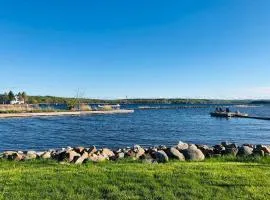Peaceful Waterfront Cottage on Georgian Bay