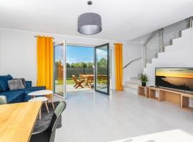 Osada Nord domki wypoczynkowe, hotel in Jastrzębia Góra