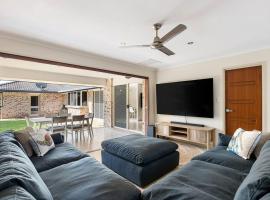 Fully Equipped Luxe Retreat, Pool, Pet Friendly, AirCon, villa a Mudjimba