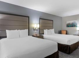 Best Western Plus McAllen Airport Hotel، فندق في ماكالين