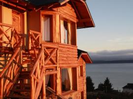 Cabañas Chesa Engadina, hotell i San Carlos de Bariloche