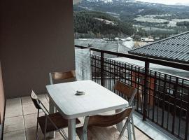 Studio cosy pour 4 personnes avec terrasse, piscine et parking - Résidence Château des Magnans, Jausiers - FR-1-165B-35, hotel v destinaci Jausiers