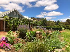 Belkampar Retreat - Authentic Farm Style Home - Perfect For Families and Large Groups!