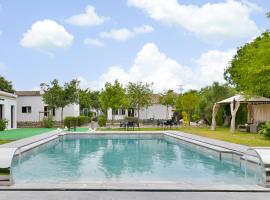 Nice Home In El Coronil With Outdoor Swimming Pool, Wifi And 2 Bedrooms, отель в городе Эль-Корониль